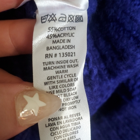 Purple Crewneck Sweater with Cable Knit Pattern and Cozy Texture - Picture 5 of 5